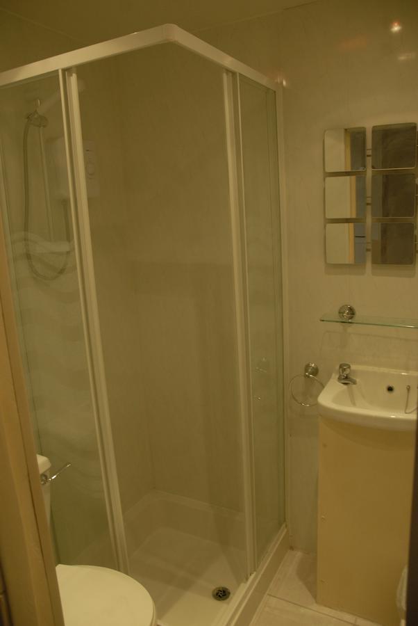 Hazelwood Group Hotel Blackpool Bilik gambar